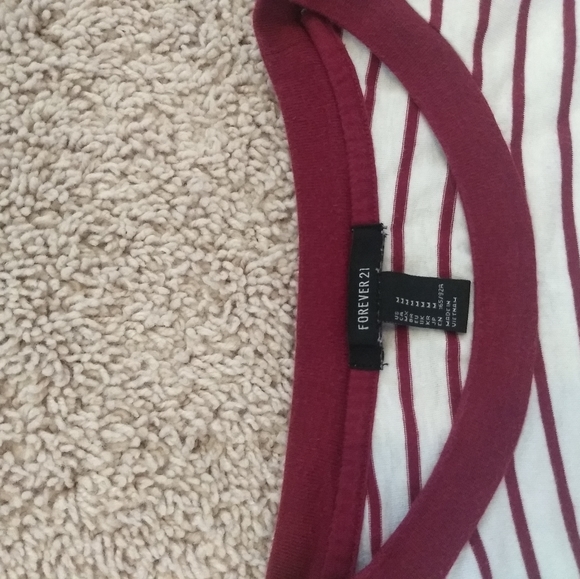 FOREVER 21 // CROPPED TEE // LIKE NEW - Picture 4 of 4